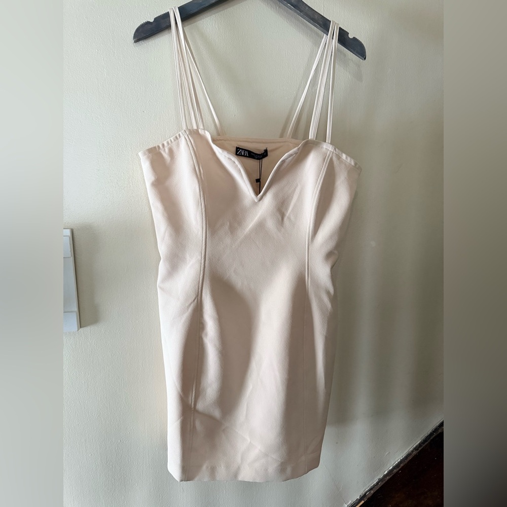 Zara Cream Mini Skirt - Picture 2 of 5